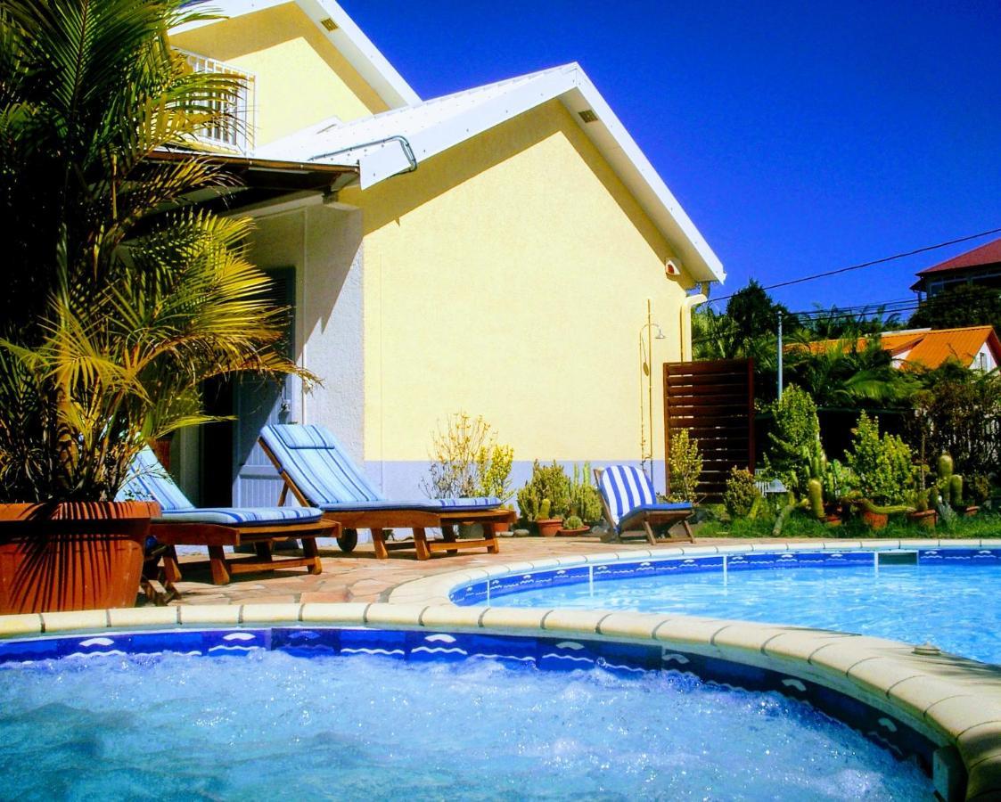 Villa Arbre Du Voyageur, 4 Etoiles Et 4 Clevacances Entre-Deux Luaran gambar